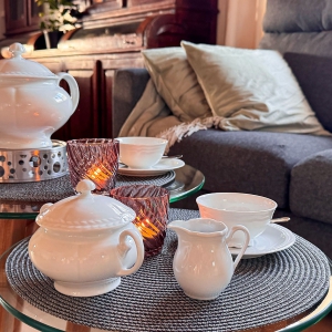 eifelchalet-niederehe-wohnbereich_tee